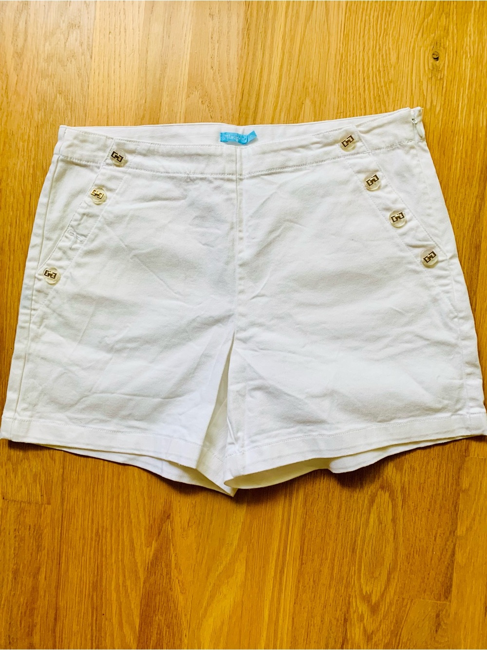 J. McLaughlin White Nautical Stretch Shorts Gold Button Detail Size 10